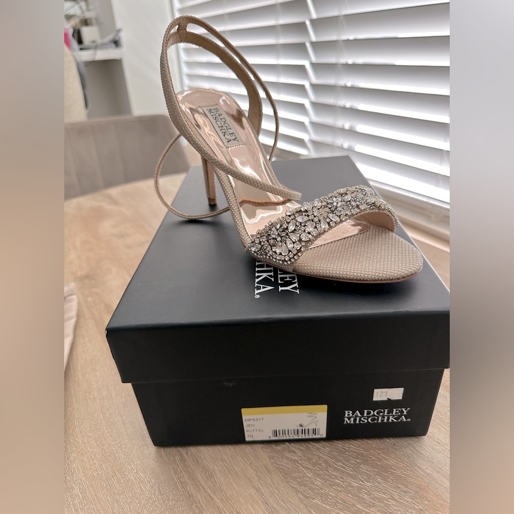 BADGLEY MISCHKA NWT  - JEN